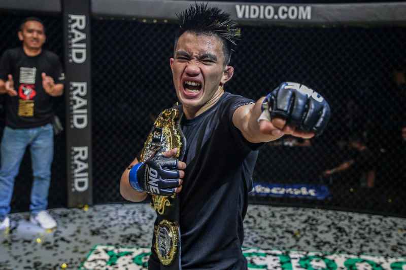 Joshua Pacio has no pressure despite being lone Filipino MMA champ, downplays “new face of PH MMA” tag